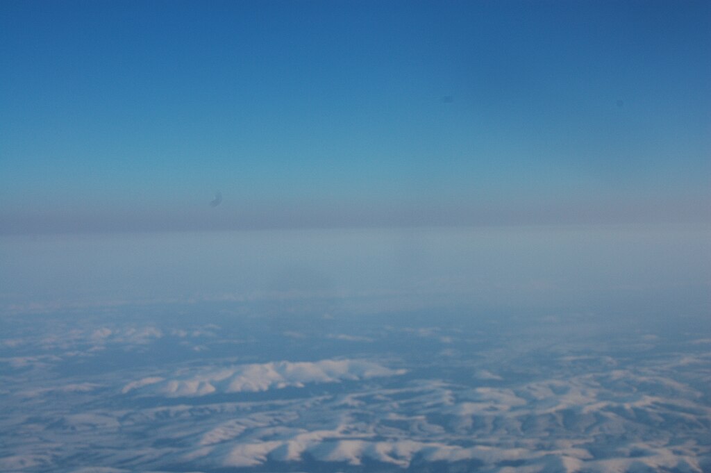 Arctic haze layer photographed from an aeroplane