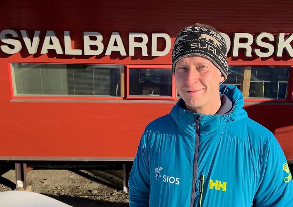Ilkka Matero in front of the Svalbard Science Centre